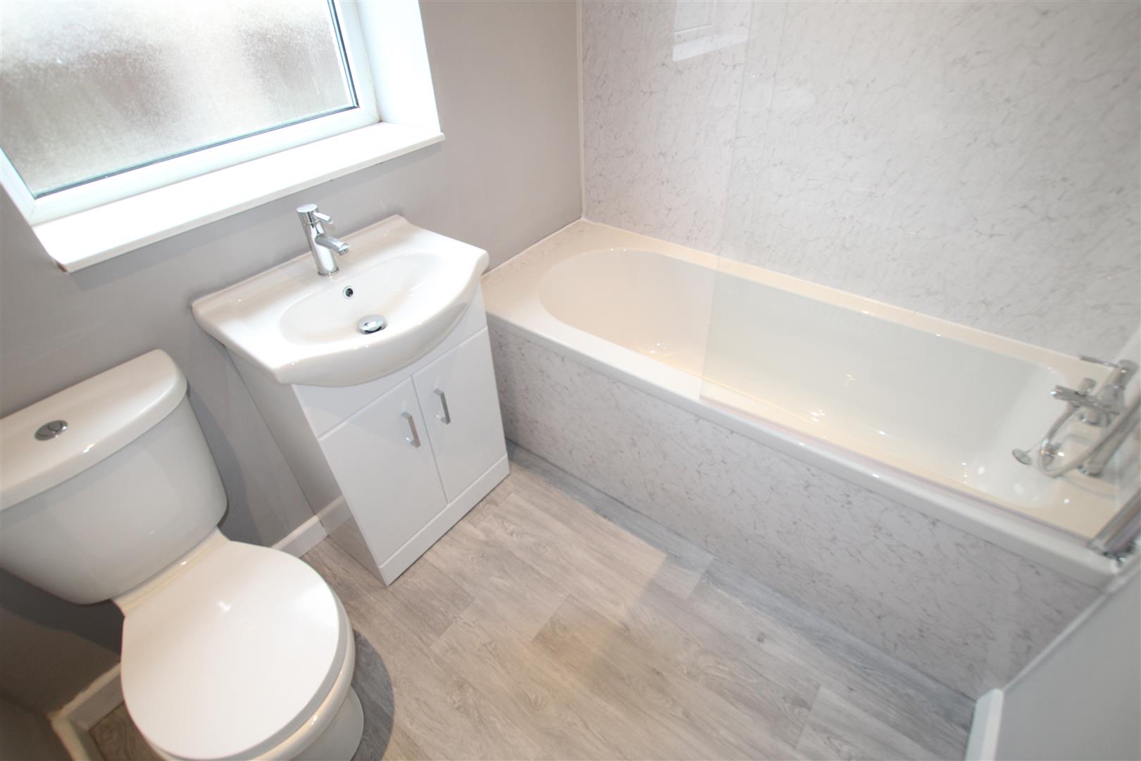 GROUND FLOOR BATHROOM